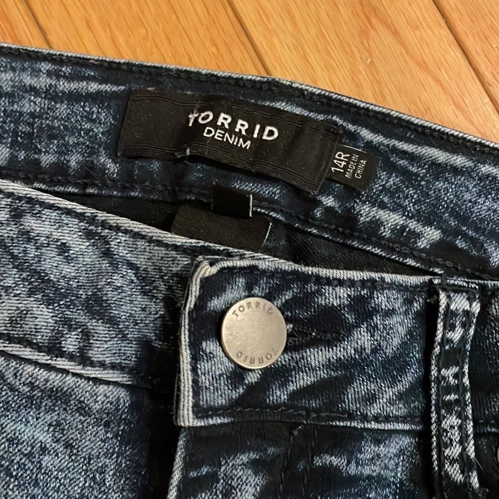 Torrid Acid wash denim jeans - Picture 3 of 9
